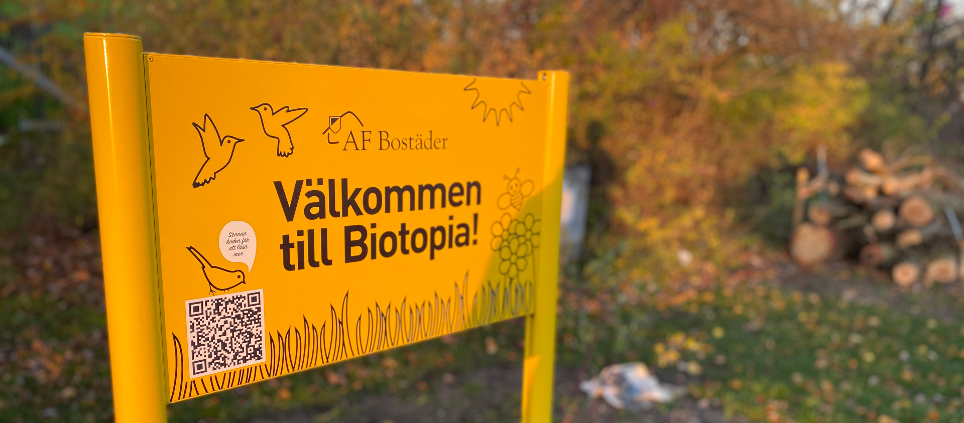 A yellow sign with the text 